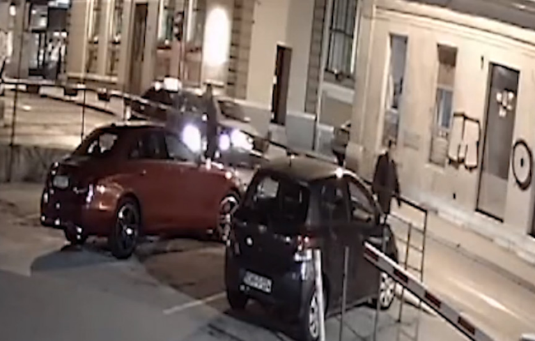 Uznemirujući video | Nadzorne kamere snimile trenutak kada je kod pijace Markale pao Mirza Podbičanin