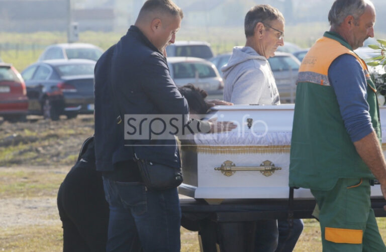 Sahranjen Mladen Dulić, majka neutješna: Doći će mama kod tebe sine, ima mjesta