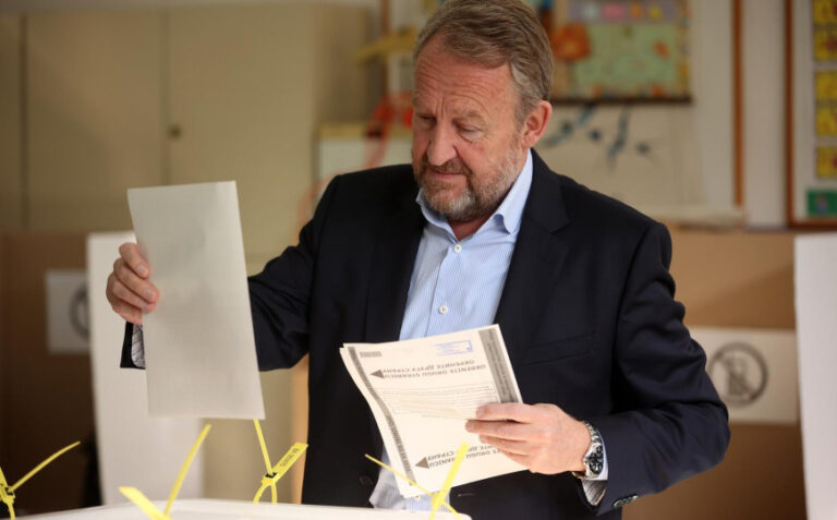 Bakir Izetbegović doživio debakl i na svom biračkom mjestu: Bio treći po broju glasova