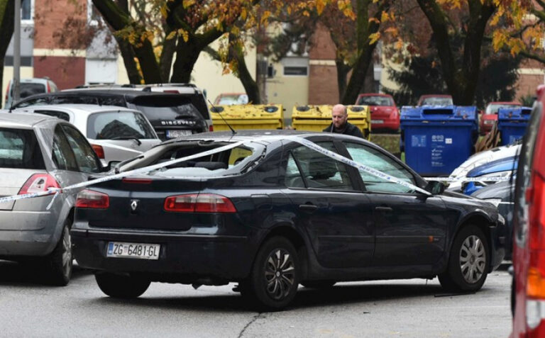 Brutalan napad: Mladići izvukli starijeg čovjeka iz auta i prebili, sve je snimljeno