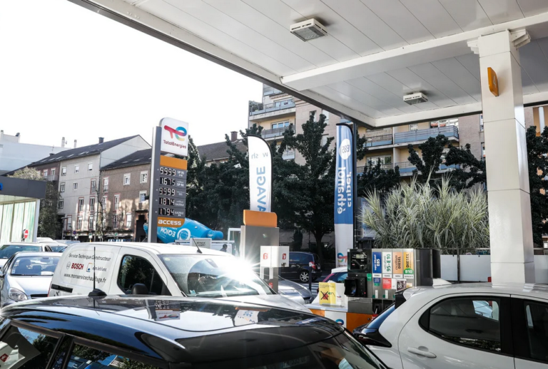 Nestašica goriva u Francuskoj izaziva frustraciju kod vozača, Macron poziva na smirenost