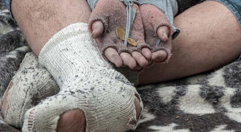 Osudili ga jer je prosio ispred trgovine, sud mu oduzeo 10 KM u kovanicama