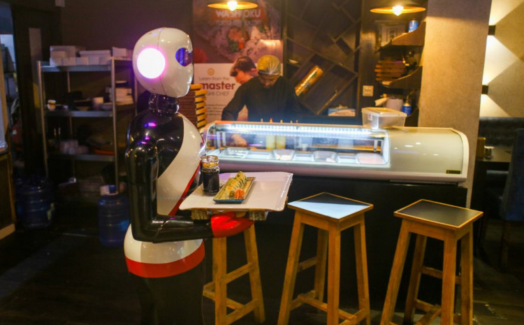 Goste restorana u Nepalu umjesto konobara poslužuju roboti