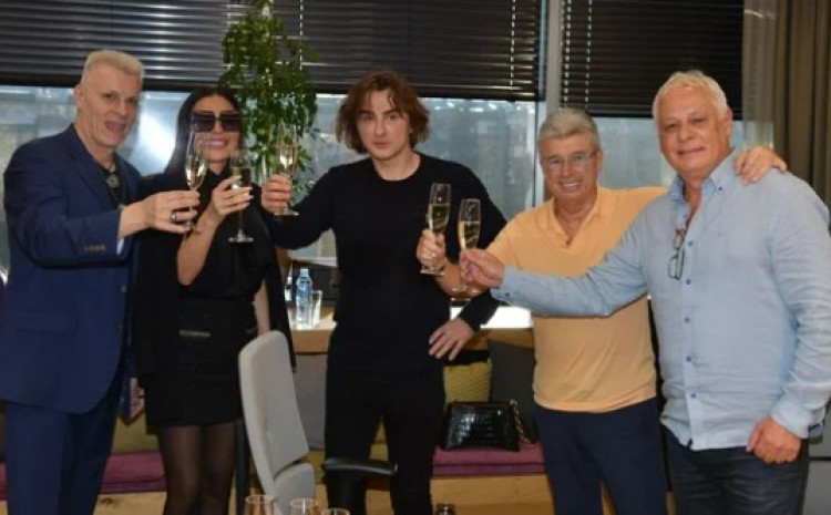 Zvezde Granda prelaze na Pink, Željko Mitrović i Saša Popović potpisali ugovor: “Lesi se vraća kući”