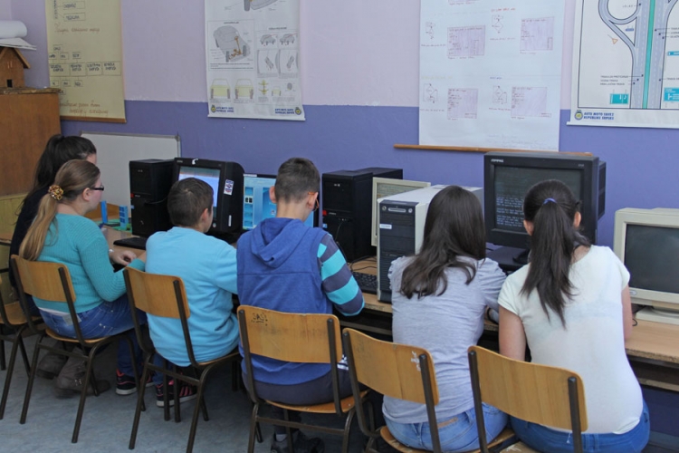 U BiH u prosjeku 20 učenika dijeli jedan računar (VIDEO)