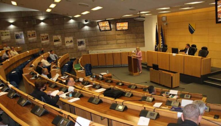 U kantonalne skupštine izabran 21 zastupnik srpske nacionalnosti: Nijedna stranka nema potrebnih jedanaest delegata za predlaganje (pot)predsjednika FBiH u prvom krugu!