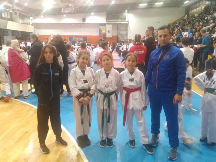 32CFA851-DF20-47A9-9FF9-29EC9526FE83