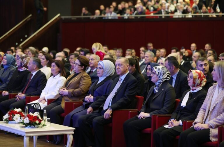 Erdogan: Da su teroristi negdje drugo ubili djecu, kao što je PKK u Turskoj, o tome bi se pričalo mjesecima