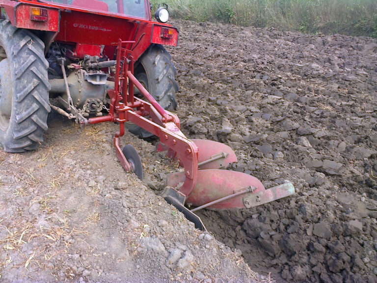 ŽEPČE: Ukraden plug za traktor