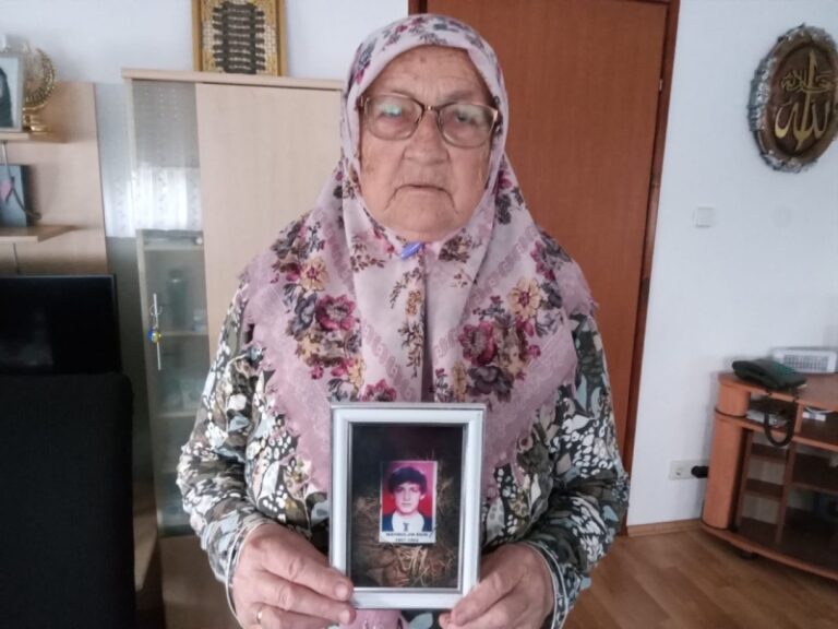 Ismeta je sina Edina posljednji put vidjela 1992., još traga za njegovim posmrtnim ostacima