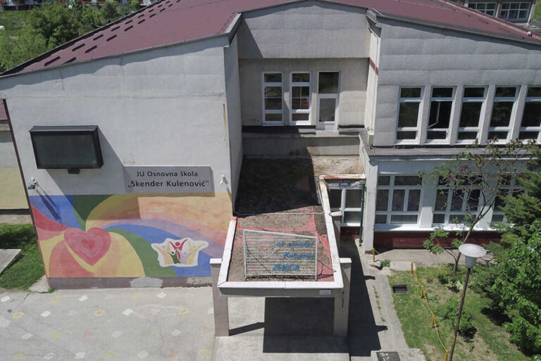 GEST ZA POHVALU: Učenici i uposlenici zeničke OŠ “Skender Kulenović” prikuplili više od 6.000 KM za liječenje dva učenika