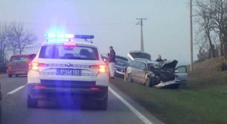 ZASPAO ZA VOLANOM: Izazvao težak sudar, stradali njegov sin (6) i policajac