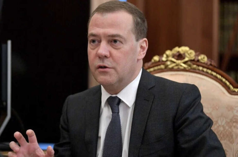 Medvedev “nazvao stvari pravim imenom”: Ako izgubi, Rusija ima razlog upotrijebiti nuklearke
