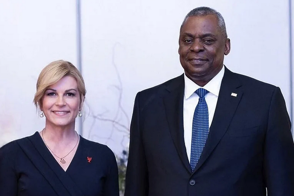 Kolinda Grabar-Kitarović ponovo oduševila izgledom, nikad mršavija na poslovnom putu u Kanadi