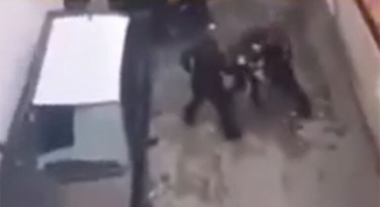 Filmska scena u BiH- pobjegli na krov od policije pa nastao haos: “Nemaju ti đe pobjeći”