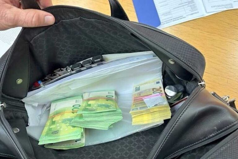 U torbi za laptop krio 130.000 eura