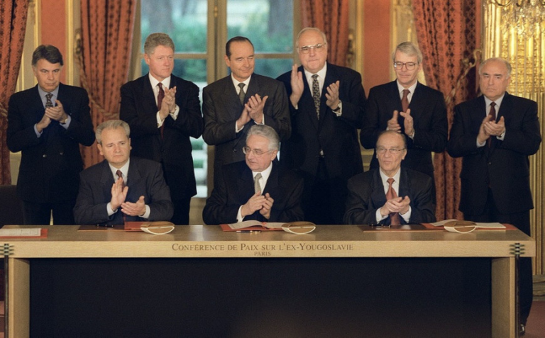 Na današnji dan potpisan Dejtonski mirovni sporazum