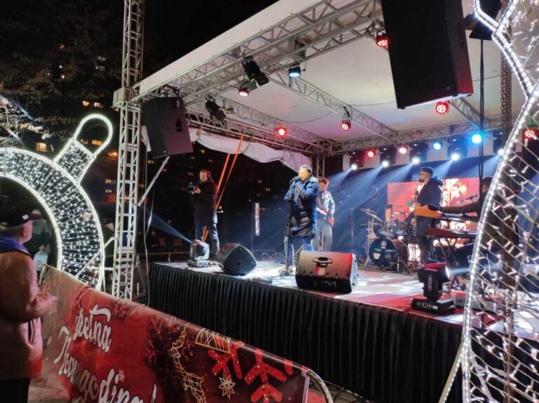 Šesta noć Zimskog festivala uz sjajnog Adisa Škalju