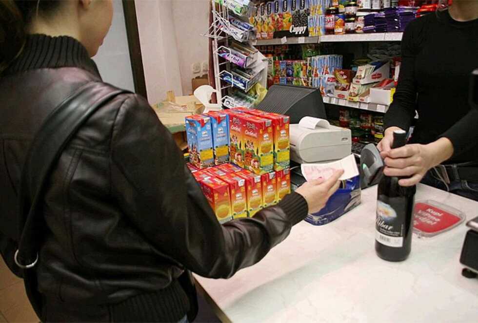 Istraživanje Centra za edukaciju mladih pokazalo je da maloljetnici relativno lako mogu doći do alkohola i kladioničarskih listića u Travniku