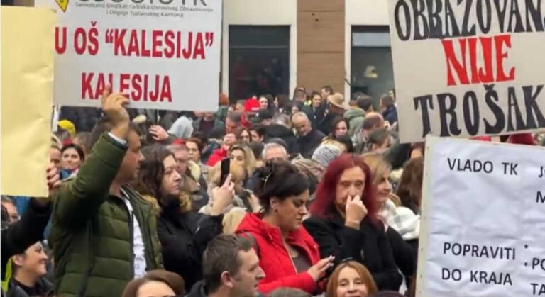 Počeo protest radnika u Tuzli: Traže od Vlade TK da ispuni sindikalne zahtjeve