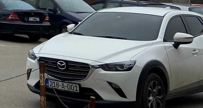 Javna tajna MUP-a ZDK: Ko su vozači iza zatamnjenog stakla policijskog vozila 001?