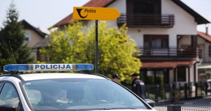 Nazvao ženu iz pošte da je primila paket, pa joj provalio u kuću i opljačkao je
