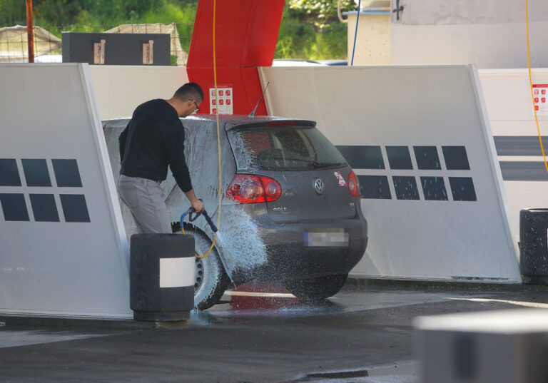 “Plata 1.000 KM i prijava” Oglas jedne auto-praonice privukao veću pažnju