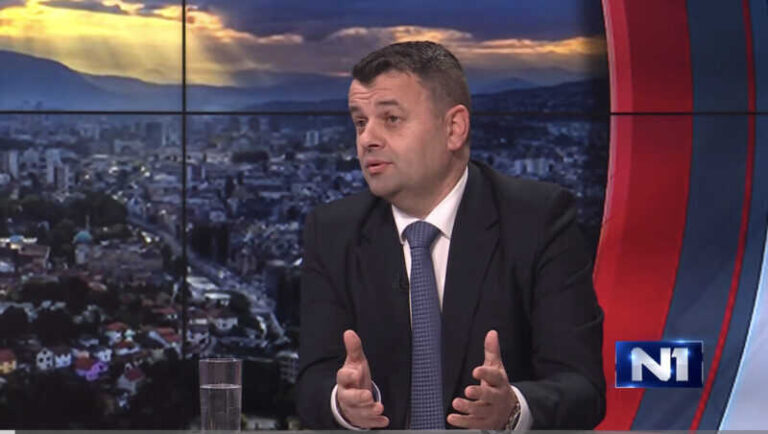 Državni ministar: Ja sam mali Bošnjak, osunećen sam sa 4 mjeseca (VIDEO)