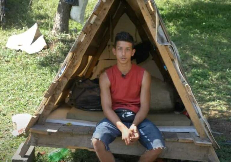 RADI NA OSTVARENJU SNA: Mladi Zeničanin sa tri ovce stigao do 30, uskoro će proizvoditi sir