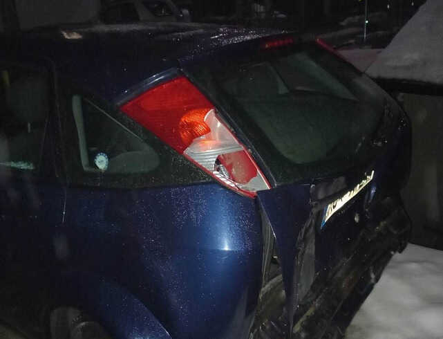 Ukrao automobil, pa bježeći se zabio u drugo vozilo: Vozač zadobio teške povrede