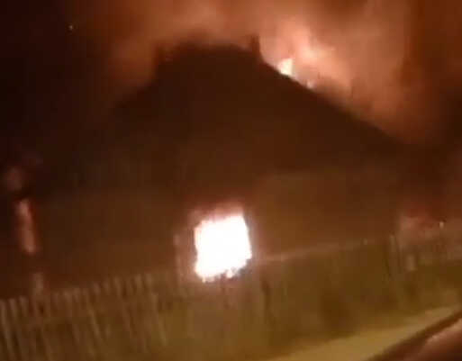 FILMSKE SCENE KOD ZENICE: Muškarac zapalio kuću rođenom bratu (VIDEO)