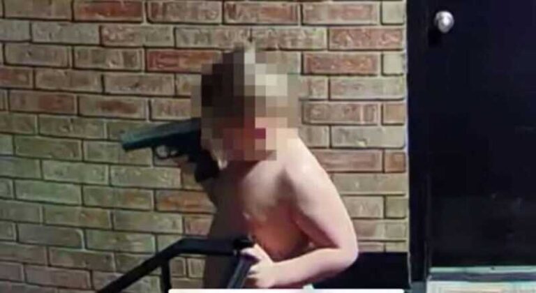 Dječak u pelenama mahao pištoljem ispred stana, uperio ga u komšiju i rekao: “Vidi šta imam”
