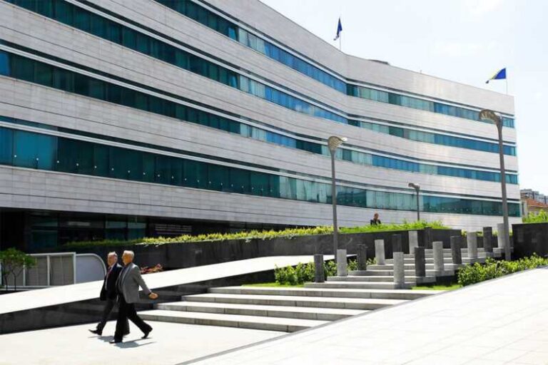 Savjet ministara se više ne pita o novim zapošljavanjima