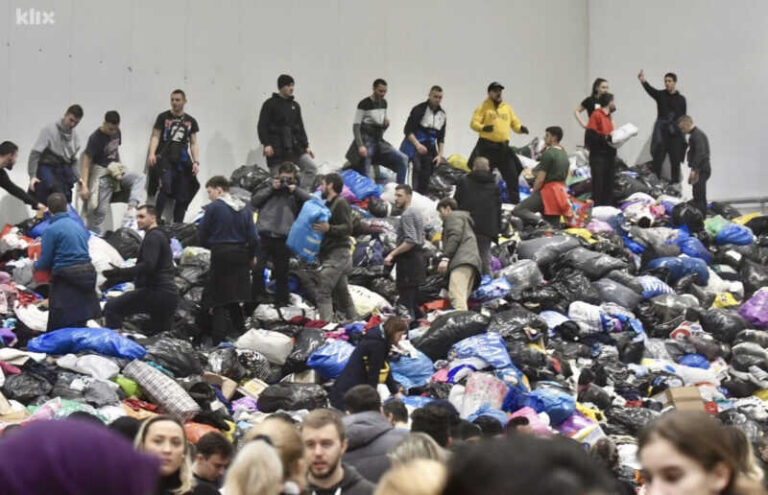 Bosanci i Hercegovci ponovo su položili ispit humanosti, 600 volontera pakuje pakete pomoći za Tursku i Siriju