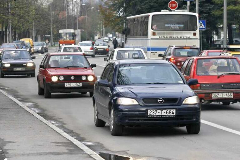 Obavezan preduslov pri registraciji vozila: Šta sve pokriva osiguranje autoodgovornosti