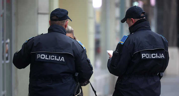 Dvojica maloljetnika automobilom udarila policajca na Ilidži