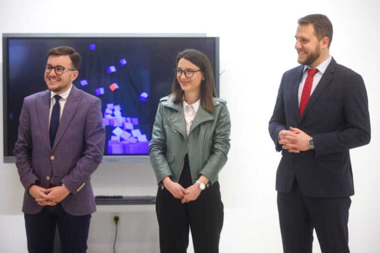 Gradovi čelika izgrađuju mostove saradnje