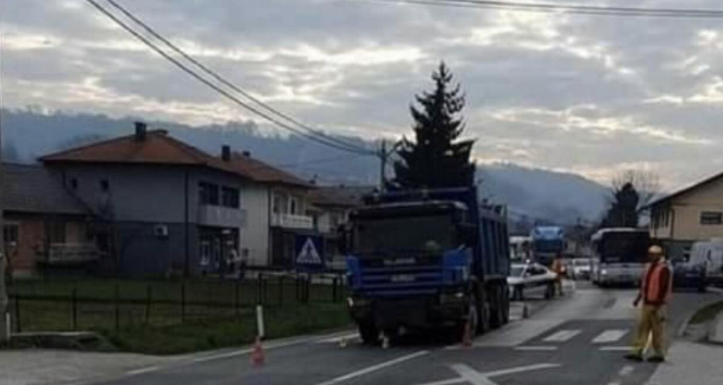 Teška nesreća u BiH: Kamion udario djevojčicu kod škole