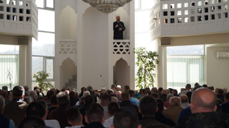 Prvu ramazansku hutbu muftija zenički održao u Novom Radakovu, Medžlis IZ Zenica