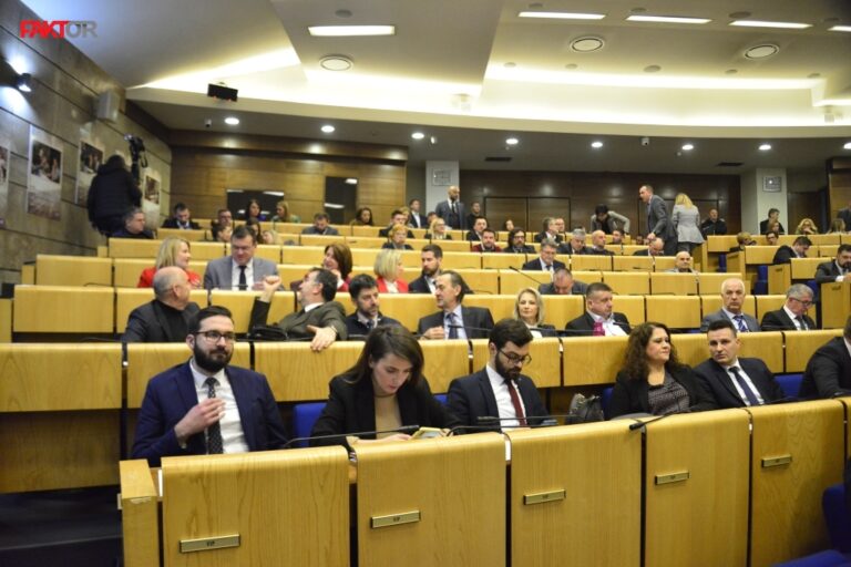 Karamatić: Kako to da je u Ministarstvu poljoprivrede najviše uposlenika sa medresom?