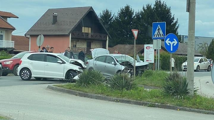 Nesreća u BiH: Učestvovala dva vozila, jedna osoba povrijeđena