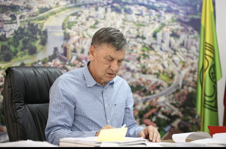 Gradonačelnik Kasumović potpisao Zaključak, NK Čelik odobreno pola miliona KM