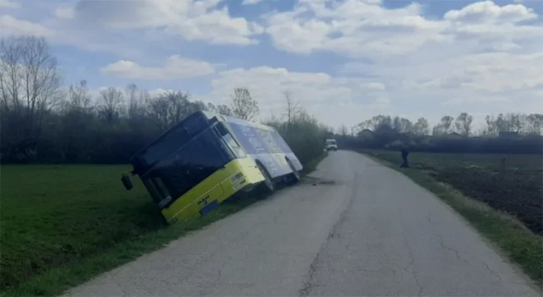 Nesreća u BiH, autobus sletio u jarak, nekoliko putnika prevezeno u bolnicu