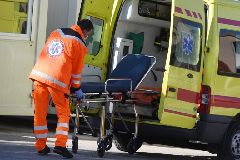 Srušio se balkon, četvoro povrijeđenih