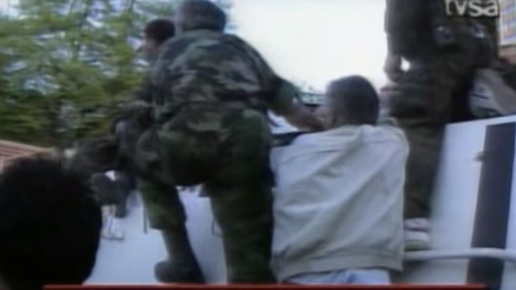 Kako je Jovan Divjak spriječio veće krvoproliće u Dobrovoljačkoj: Ne pucaj, ne pucaj!