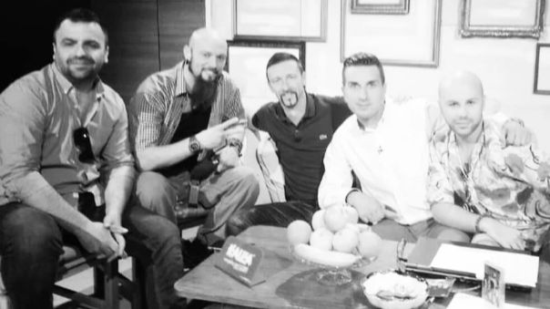 Damir Pašić Dadi, član grupe “Seven Up”, preminuo je nakon duge i teške bolesti u 46. godini.