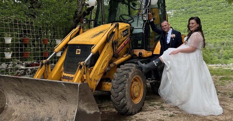 I ovo je BiH: Mladoženja po mladu došao bagerom