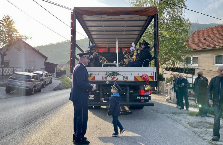 Prvomajski uranak i sunčano vrijeme u Zenici nagovijestili dan za roštilj i odmor