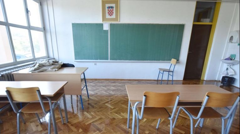 Zaštitar zbog sina upao u školu pa zaprijetio: “Vidjet ćete vi svog Boga”