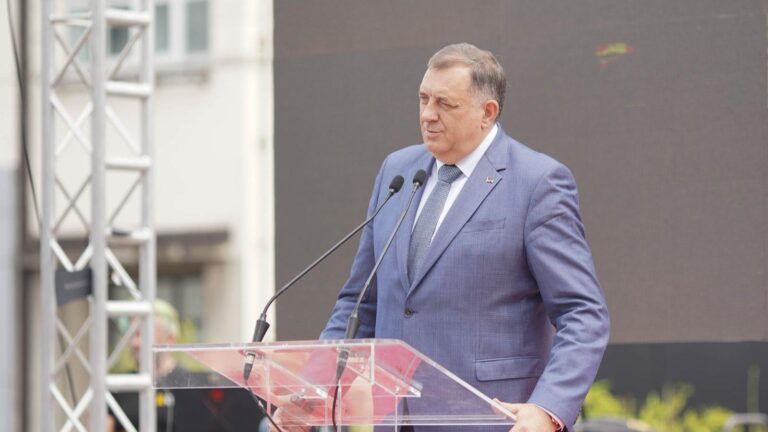 Dodik: Najava nadlijetanja američkih aviona provokacija i zastrašivanje